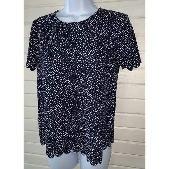 Banana Republic Sz PETITES XS Navy Scattered Dots Print Scalloped S/S Top EUC - Picture 2 of 8